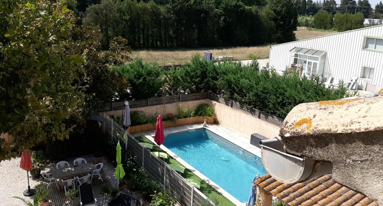 Le Mas D'Hubert L'Isle-sur-la-Sorgue Exterior photo